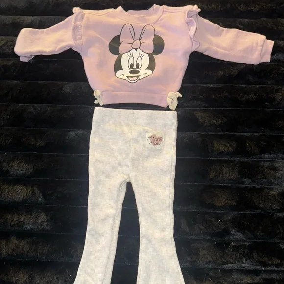 Pink Minnie Mouse Sweatshirt and White Pants Set - Picture 1 of 3